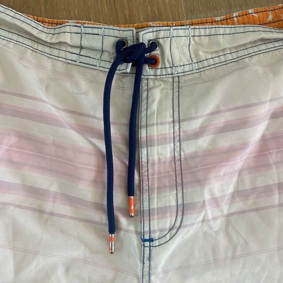 Tommy Bahama Men’s swim trunks size L - Picture 2 of 6